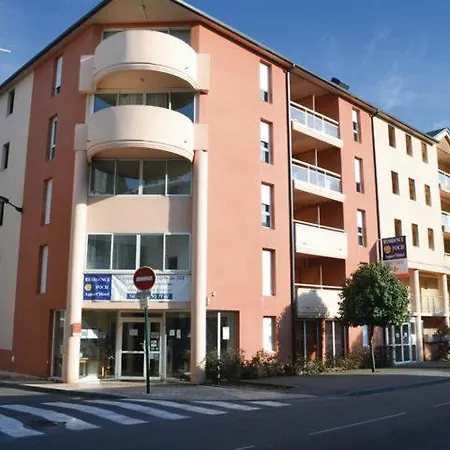 Superbe Avec De Parking Gratuit Sur Place 卢德